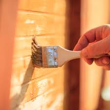 Quelle peinture choisir pour rénover le bois extérieur ?